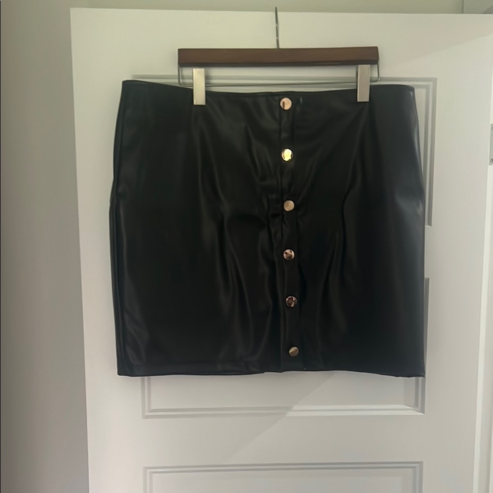 Black and Gold Mini faux leather Pencil Skirt for Night Out